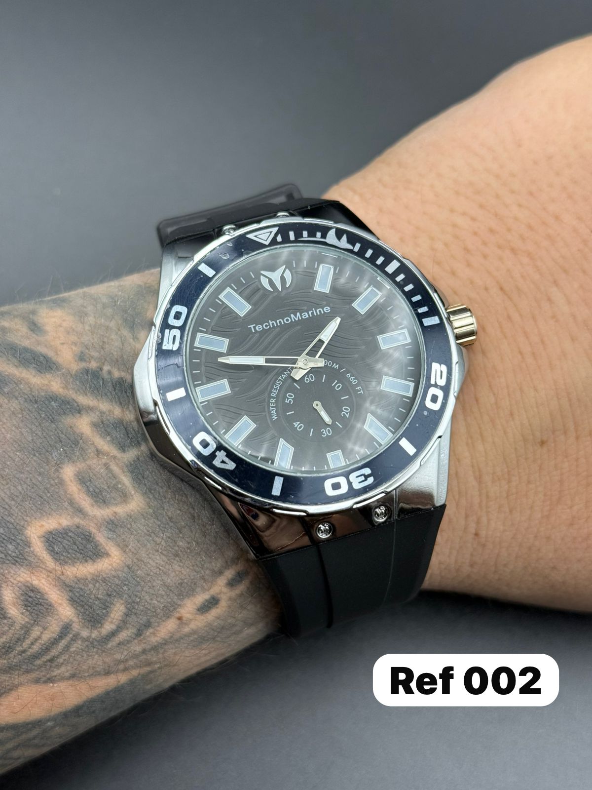 Gray helmet for bikers