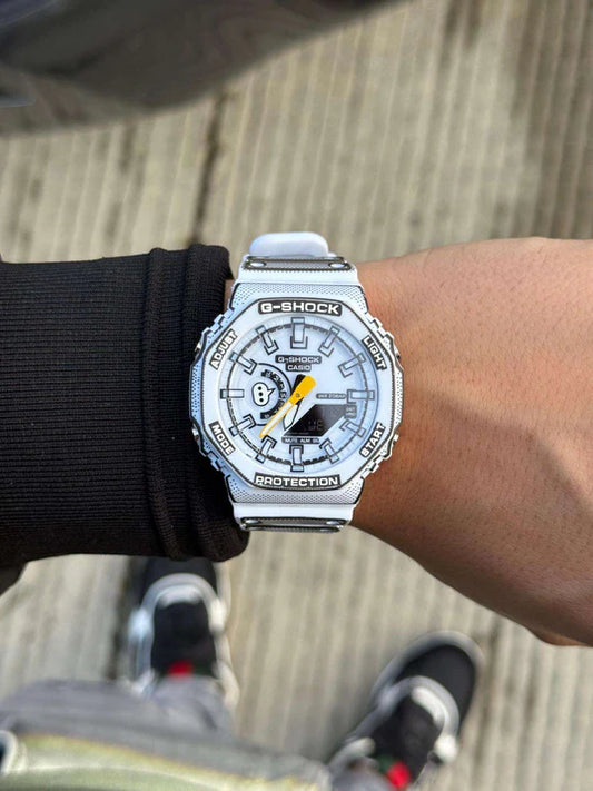 Gray helmet for bikers