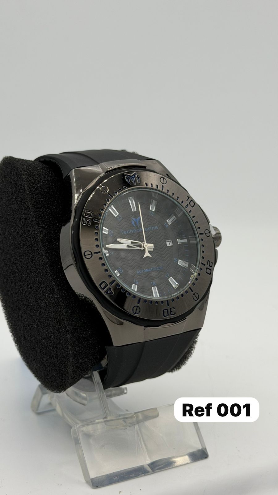 Gray helmet for bikers