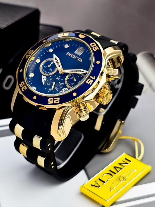Invicta Negro Fondo azul