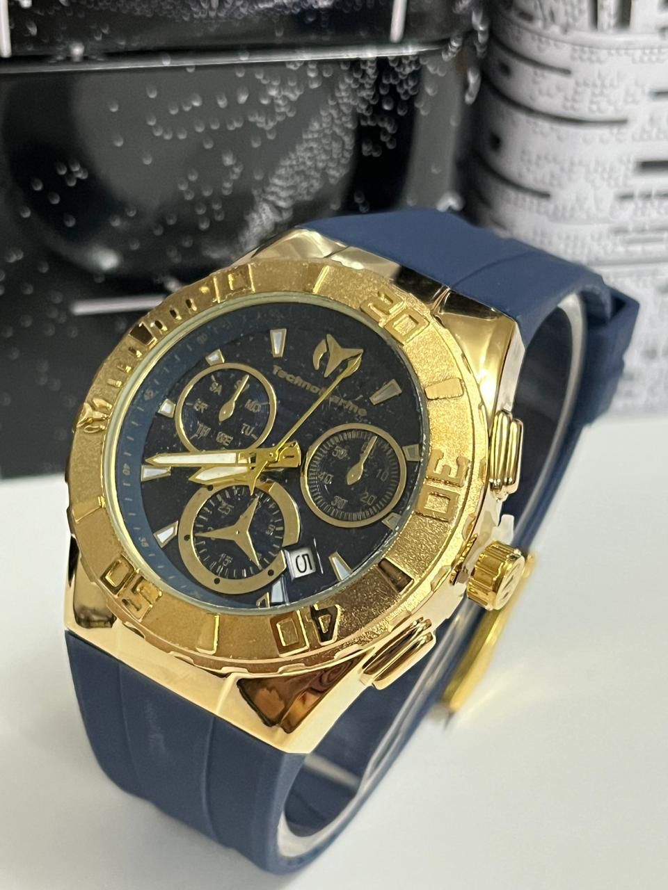 TechnoMarine Cruice  En Oro y Azul